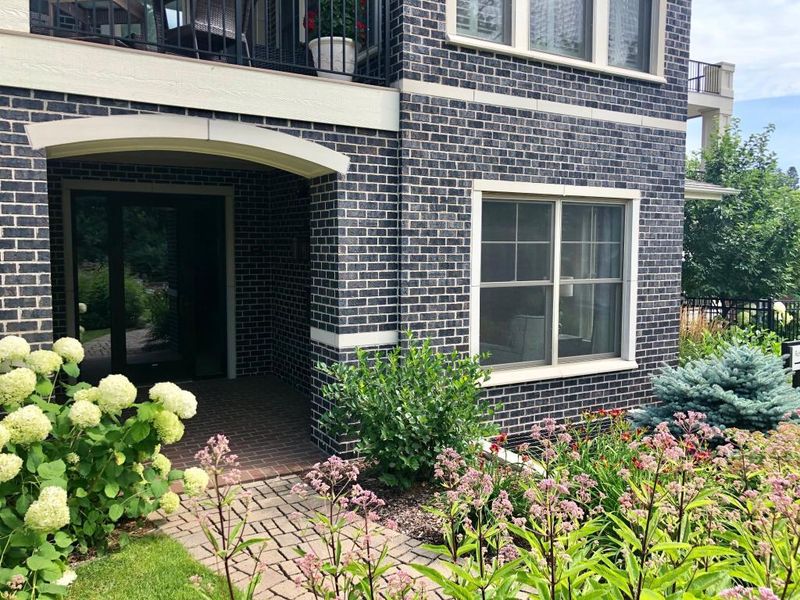 415 Indian Mound St #101, Wayzata, MN 55391
