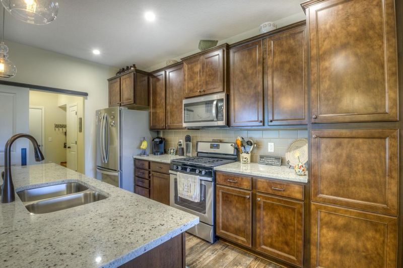 6420 W 133rd St, Savage, MN 55378