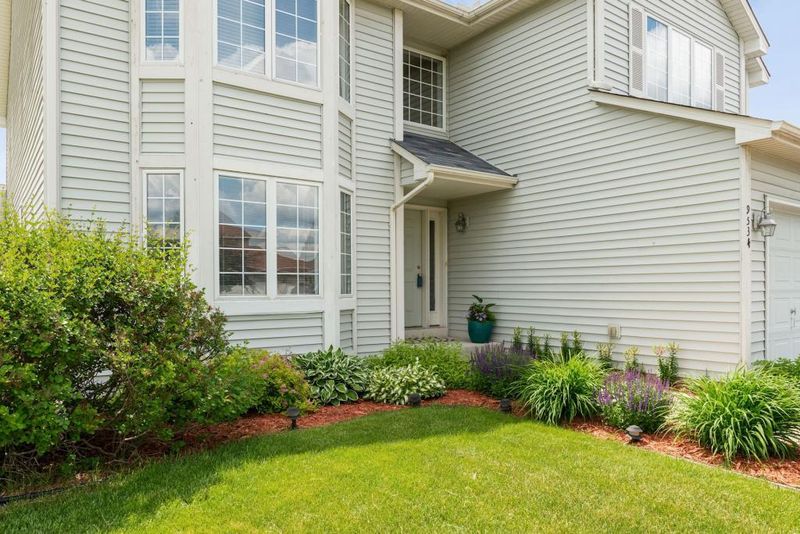 9534 Geisler Rd, Eden Prairie, MN 55347