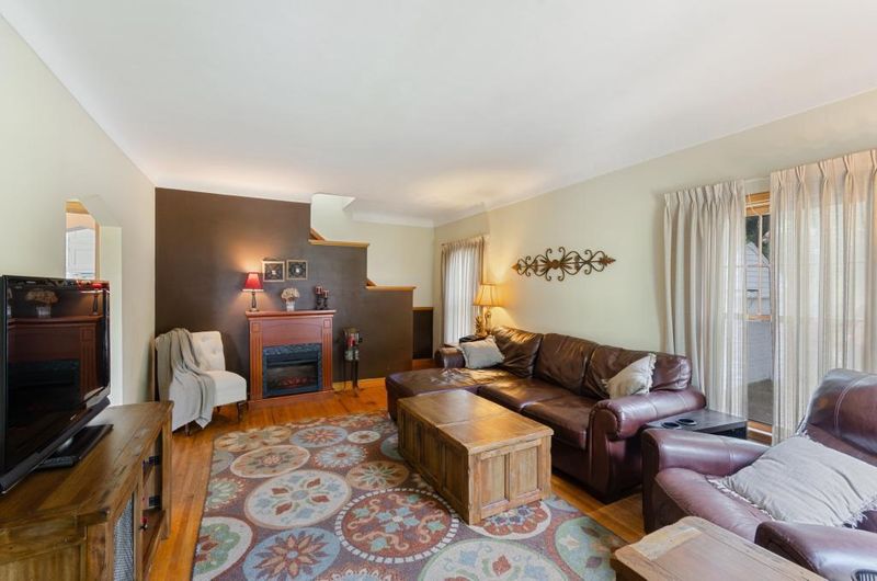2548 15th Ave E, North Saint Paul, MN 55109