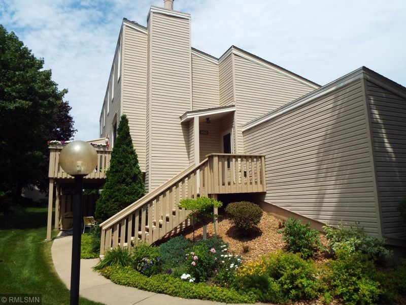 5650 W Bavarian Ps, Fridley, MN 55432