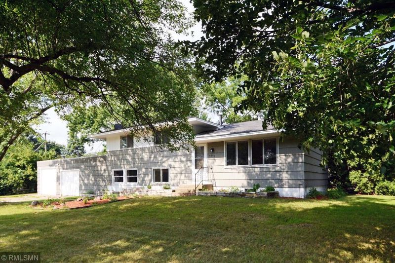 6890 University Ave NE, Fridley, MN 55432