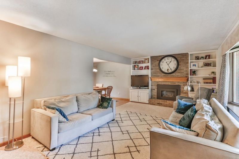 2934 Bartelmy Ln, North Saint Paul, MN 55109