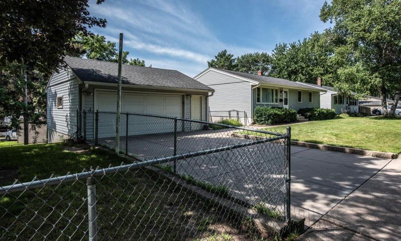 2190 Ivy Ave E, Saint Paul, MN 55119
