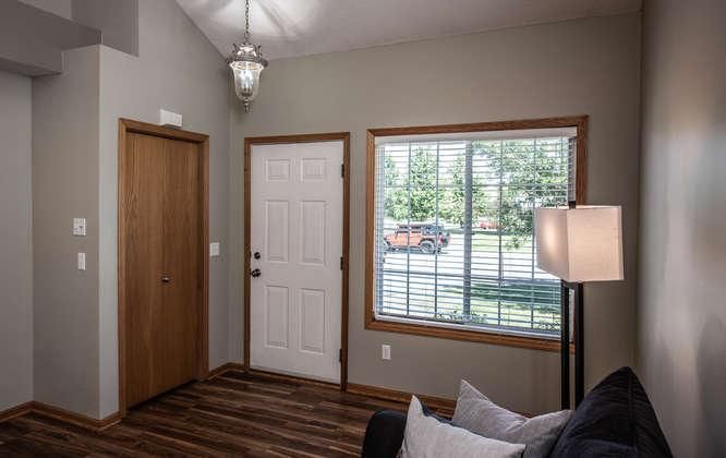 6889 Benton Way, Inver Grove Heights, MN 55076