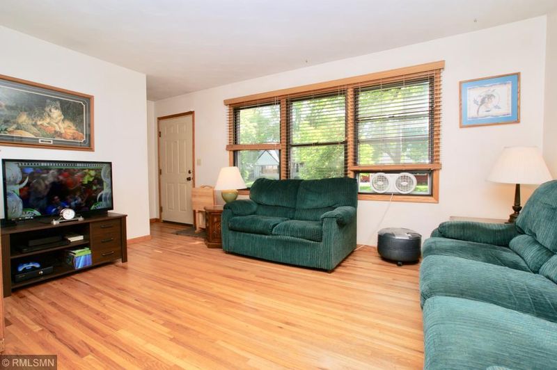 6971 Clayton Ave, Inver Grove Heights, MN 55076