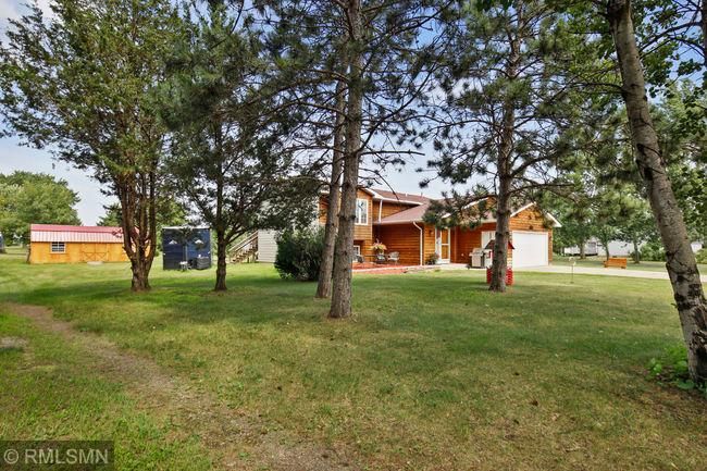 9880 55th St, Clear Lake, MN 55319