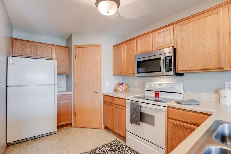 1004 Ramsey St, Hastings, MN 55033