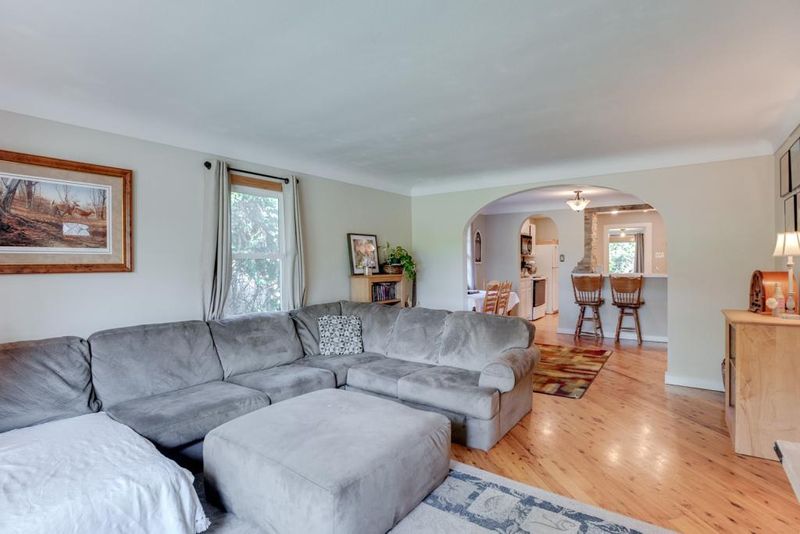 810 2nd St E, Hastings, MN 55033