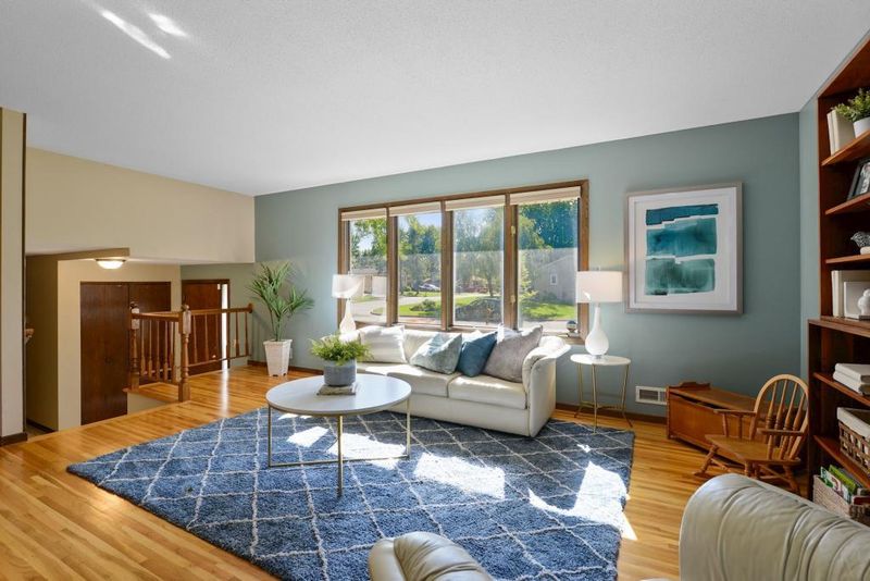 6296 Linden Rd, Woodbury, MN 55125