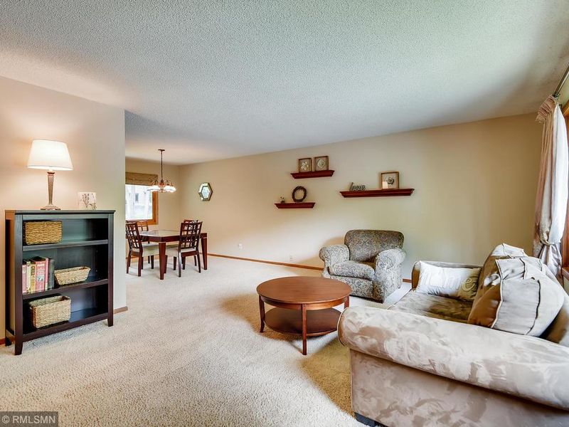 2948 Innsbruck Dr, New Brighton, MN 55112