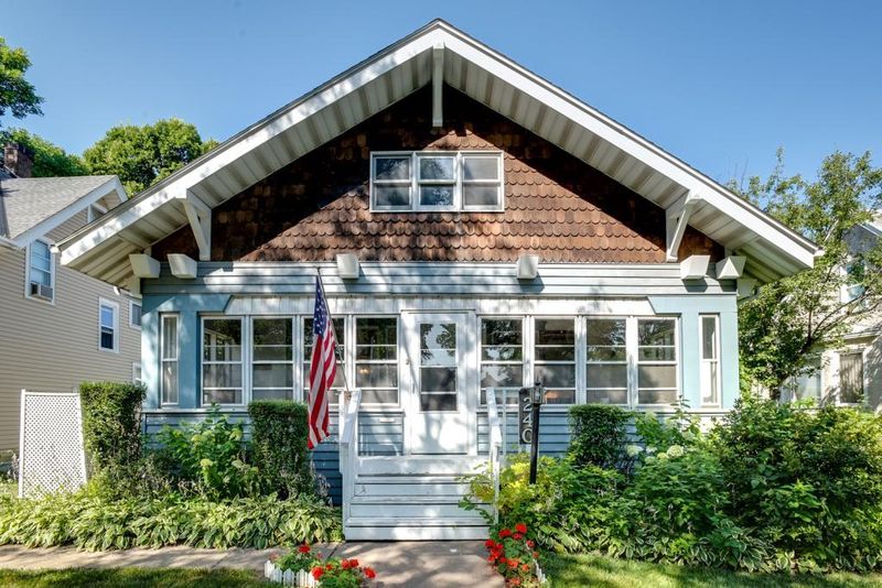 240 6th Ave S, South Saint Paul, MN 55075
