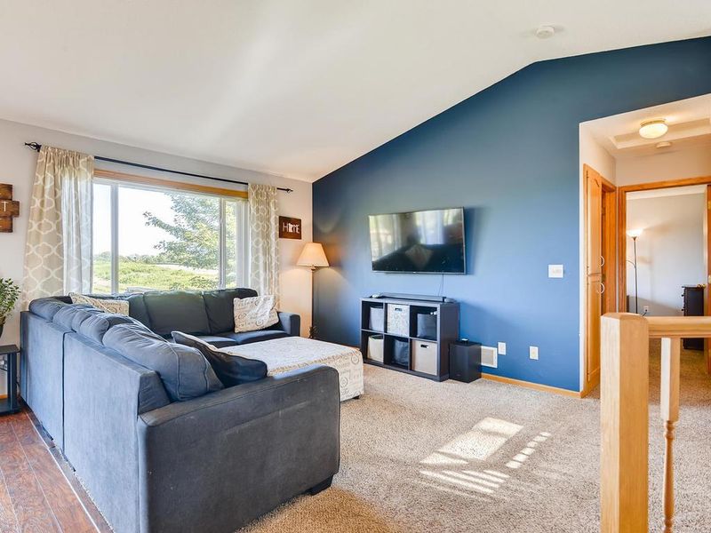 1045 Meadow St, Cologne, MN 55322