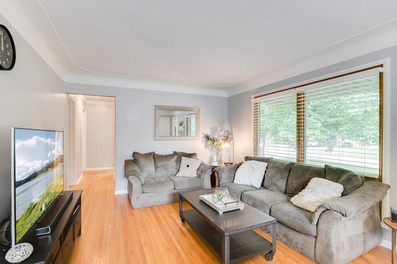 207 Oday St N, Maplewood, MN 55119