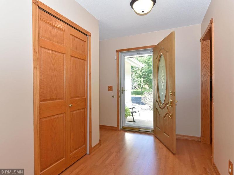 14221 Upper 54th St N, Oak Park Heights, MN 55082
