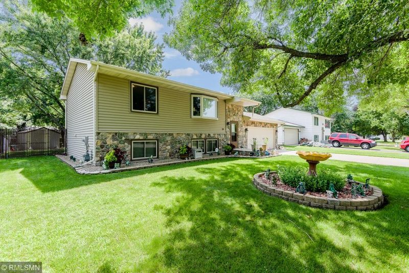 8017 83rd Ave N, Brooklyn Park, MN 55445