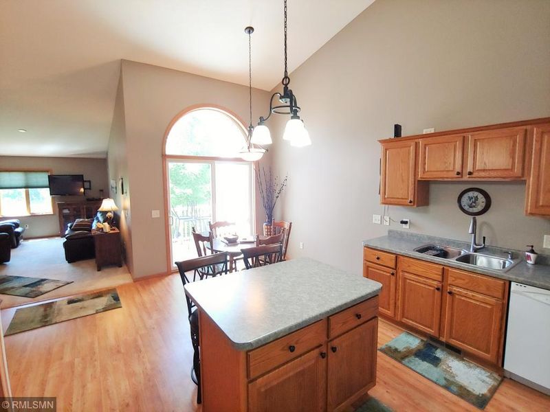1944 27th St SE #F, Saint Cloud, MN 56304