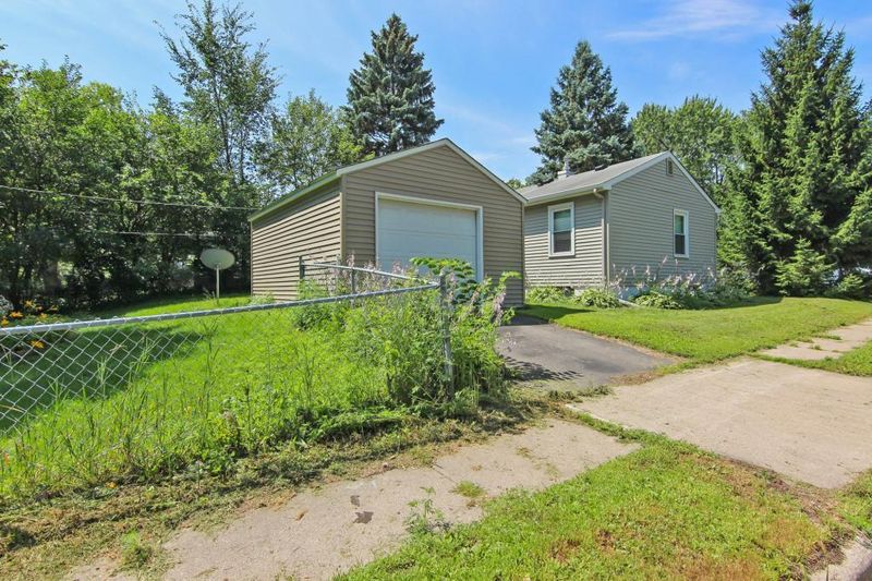 8201 4th Ave S, Bloomington, MN 55420