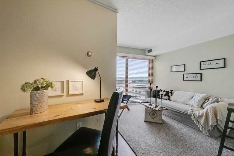 66 9th St E #1508, Saint Paul, MN 55101