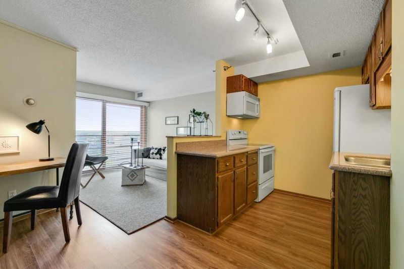 66 9th St E #1508, Saint Paul, MN 55101