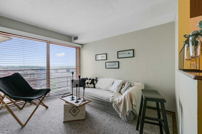 66 9th St E #1508, Saint Paul, MN 55101