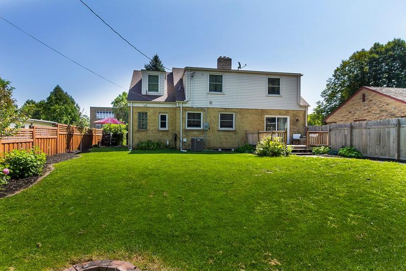 514 Holmes St S, Shakopee, MN 55379