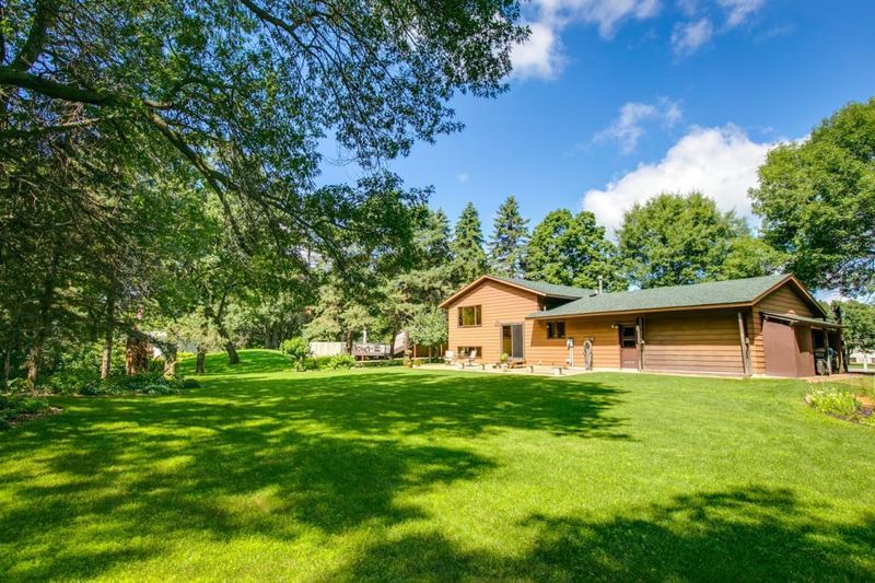 5522 Jaguar Ct, White Bear Lake, MN 55110