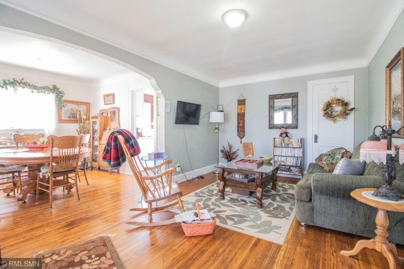 1426 Laurel Ave, Saint Paul, MN 55104
