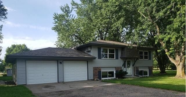 1773 17th St, Windom, MN 56101