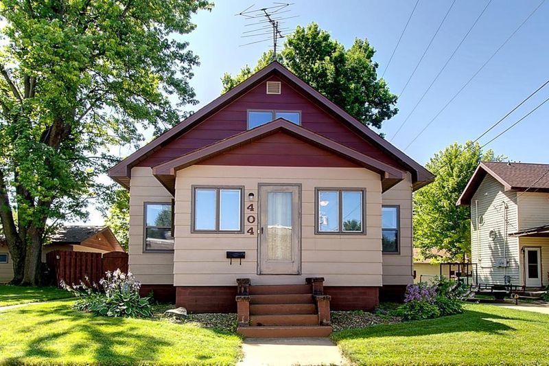404 Spruce Ave NW, Montgomery, MN 56069