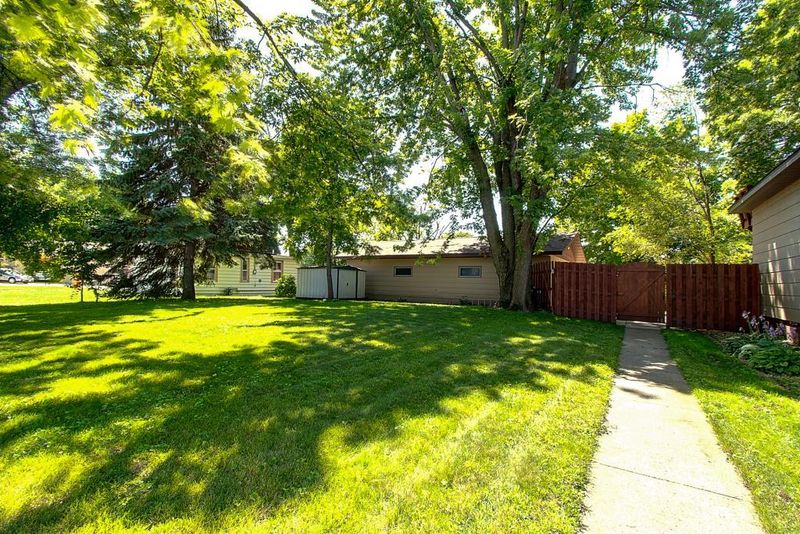 404 Spruce Ave NW, Montgomery, MN 56069