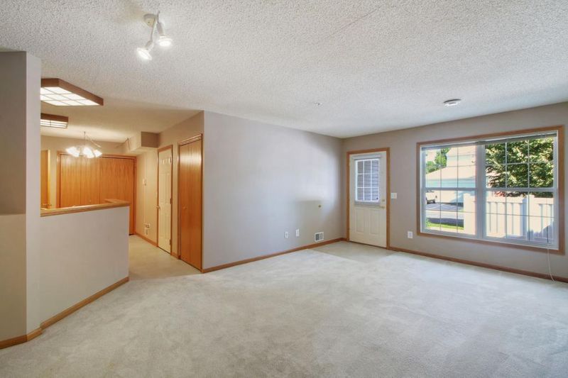1148 100th Ave NE #B, Blaine, MN 55434