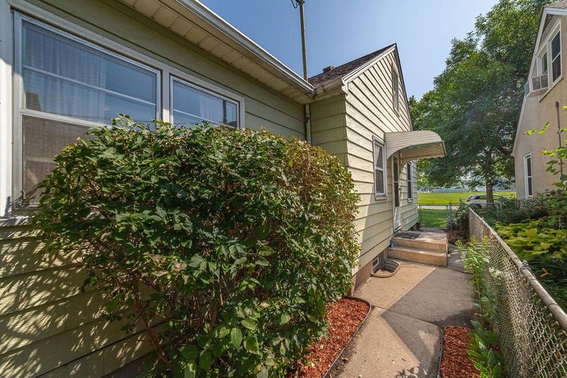 4929 N Dupont Ave, Minneapolis, MN 55430