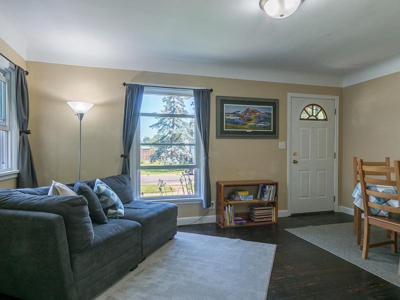 2534 4th Ave E, North Saint Paul, MN 55109