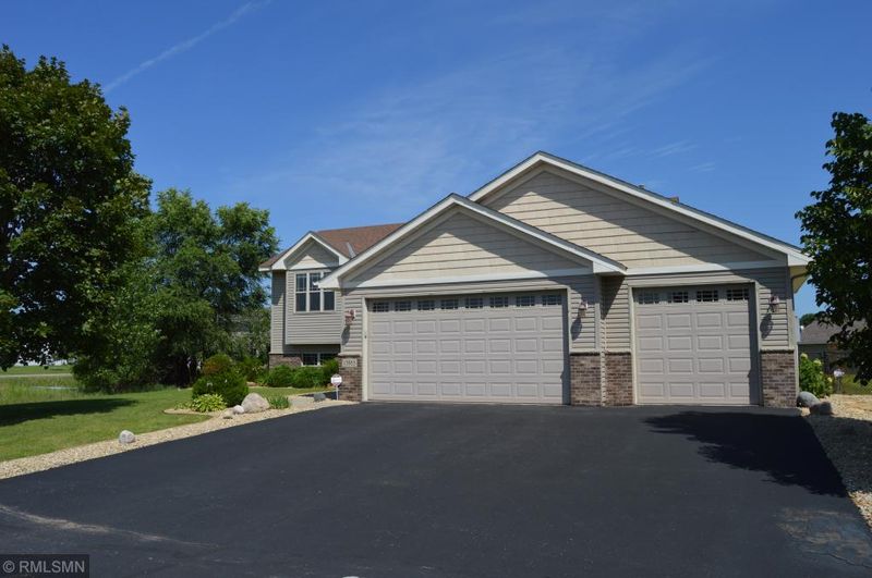 13885 3rd Ave N, Zimmerman, MN 55398