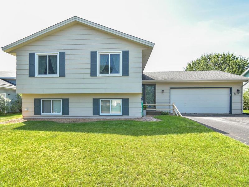 3227 15th Ave, Anoka, MN 55303