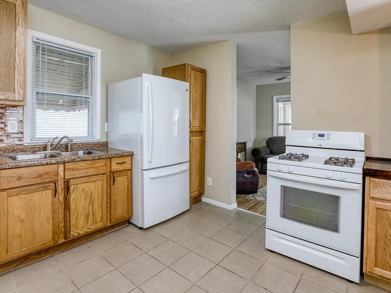 1076 Case Ave, Saint Paul, MN 55106