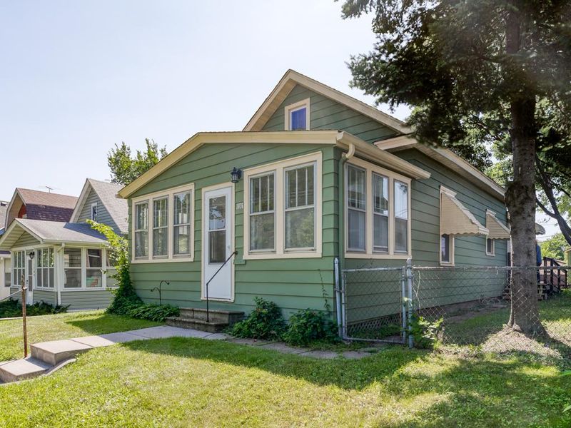1076 Case Ave, Saint Paul, MN 55106