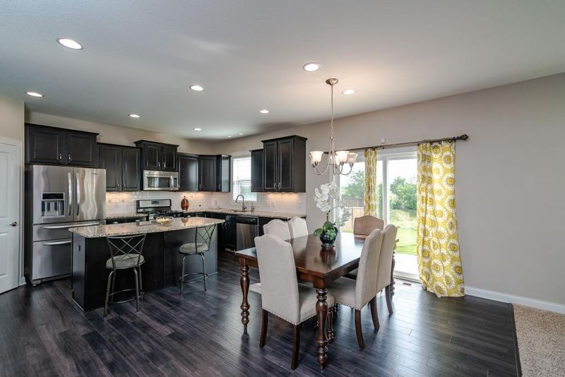 8426 Arrowwood Ln N, Maple Grove, MN 55369