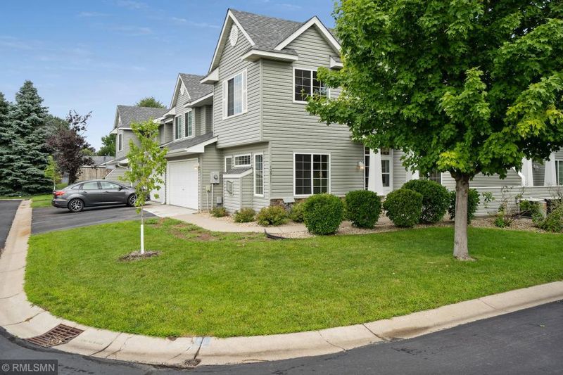 10911 Douglas Ln N, Champlin, MN 55316