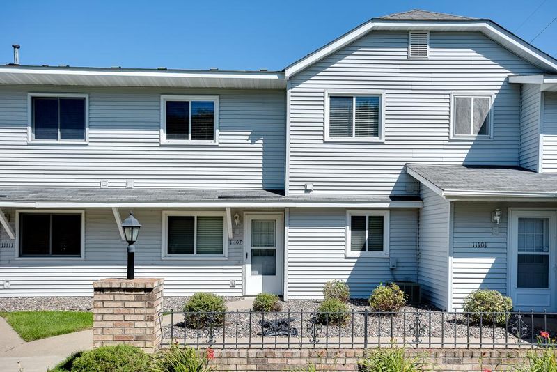11107 Drake St NW, Coon Rapids, MN 55433