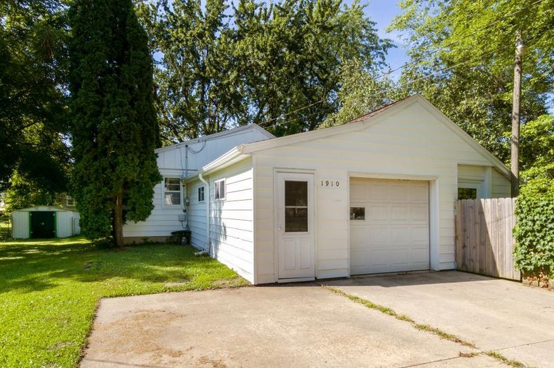 1910 14th St SE, Rochester, MN 55904