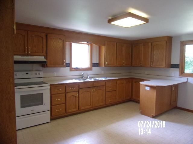560 Camelot Rd, New York Mills, MN 56567