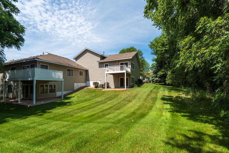 2963 Devonshire Cir, Woodbury, MN 55125