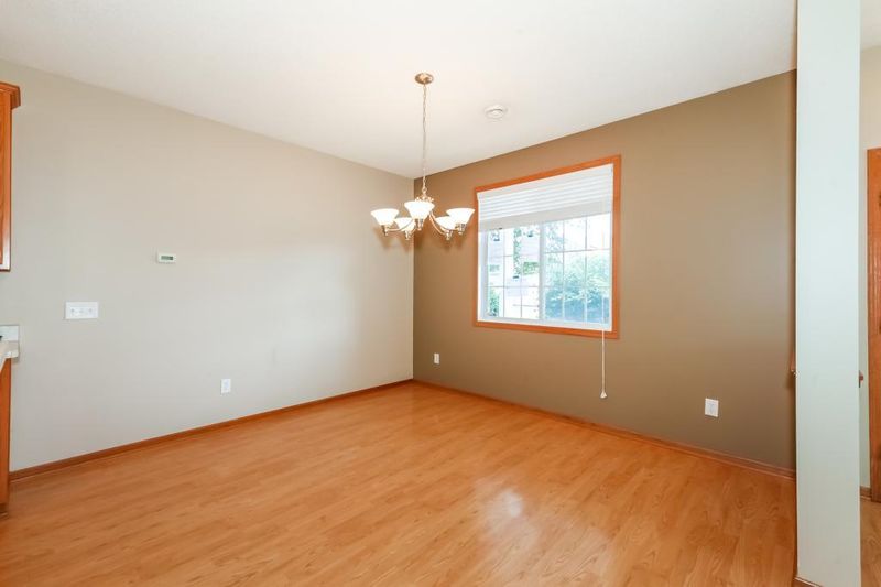 9761 Urbandale Ln N, Maple Grove, MN 55311