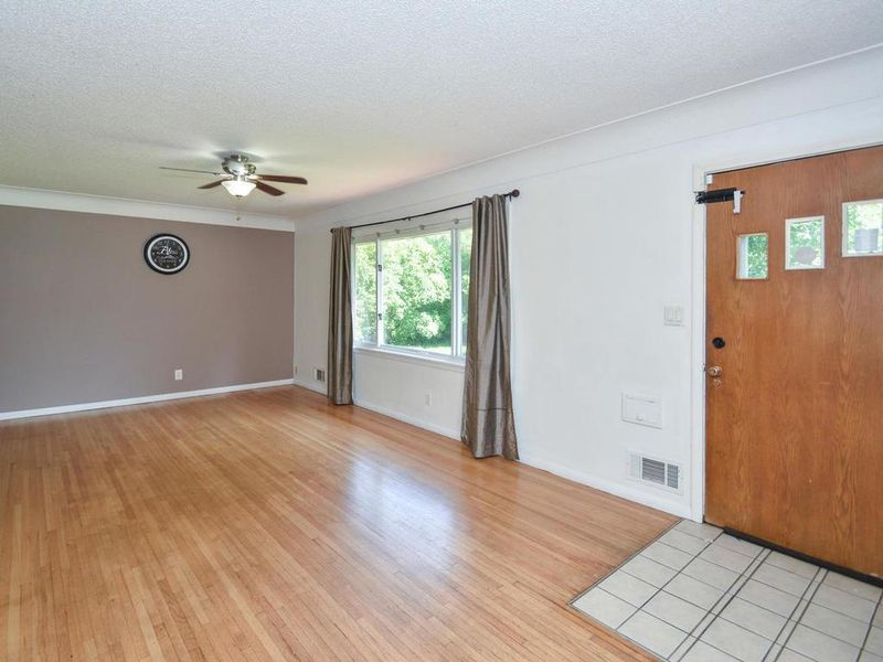 5313 Penn Ave N, Brooklyn Center, MN 55430