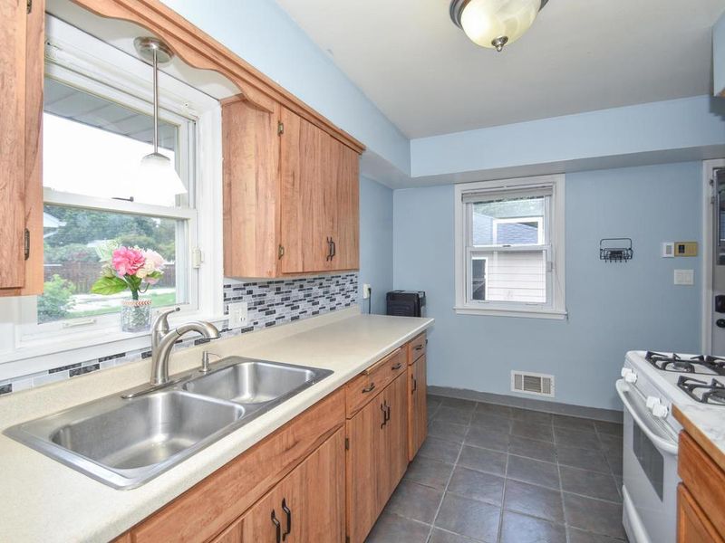5313 Penn Ave N, Brooklyn Center, MN 55430