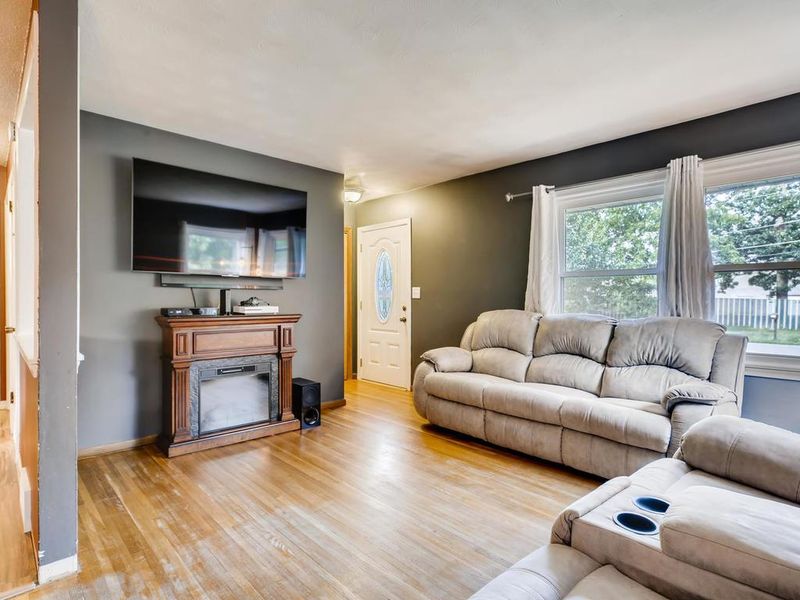 1911 3rd Ave, Newport, MN 55055