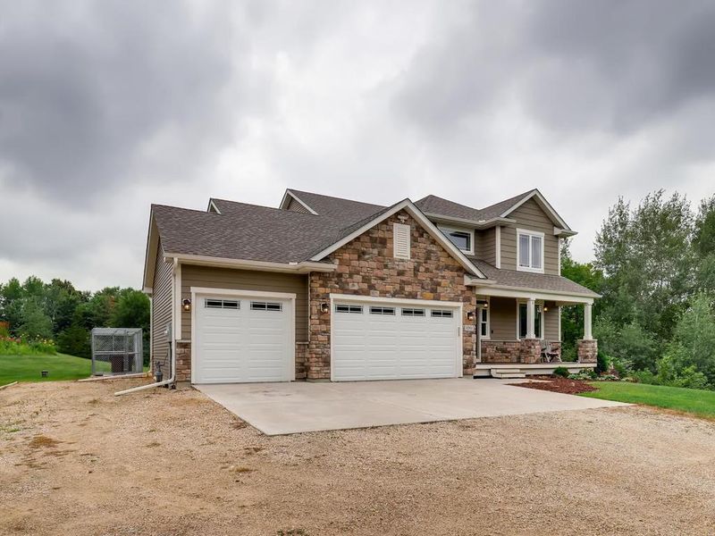 4561 213th St E, Prior Lake, MN 55372