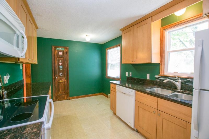 3952 Zane Ave N, Robbinsdale, MN 55422